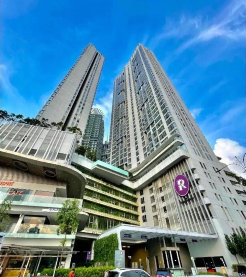 The Robertson Residence Kuala Lumpur With City Views